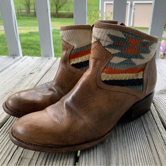 FREEBIRD Kano Womens Short Ankle Zip Bootie Cowboy Western Aztec Boots Sz 9M